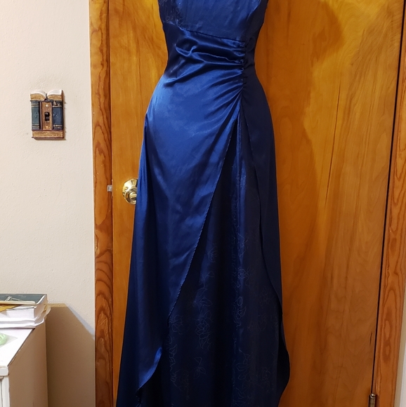 Dark Blue Dress with Sparkling Rose Outlines - Picture 7 of 11